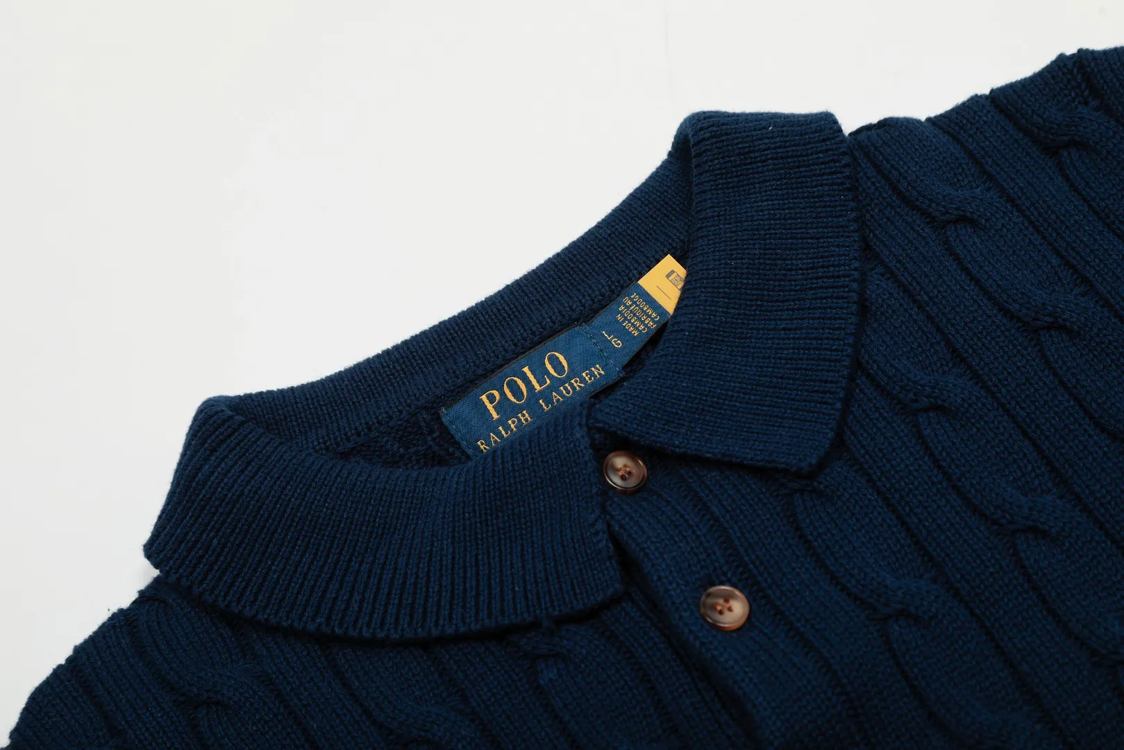 🅿️186 "Top quality" Style number: DS062# (not off the shelves all year round) [Ralph Lauren men's POLO lapel solid color pony embroidered logo knitted short sleeves] ✅Ralph Lauren Ralph Lauren classic basic lapel POLO men's all-season knitted short sleeves ✅Main supplier platform live broadcast Wholesale entity Replacement when out of stock Not off the shelf ✅ZP quality 1:1 version Scan the code to enter the GF website Counter quality ✅Details and quality are the only one in Guangzhou. Imported quality cotton yarn, focusing on high-end, cost-effective. Needless to say good quality. ✅The version restores the original version. The maximum size can be worn up to 200 pounds. Loose, comfortable and stress-free. ✅The upper body is simple and easy to match. A must-have for men. Good-looking clothes are never picky. A must-have for men's wardrobe. Size: S-XL. Color: Black, White, Gray, Khaki, Navy Blue, Gentleman's Lake Blue.